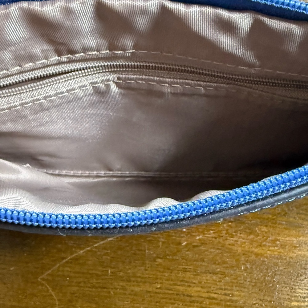 Chic Blue Textured Women's Clutch - Picture 5 of 5